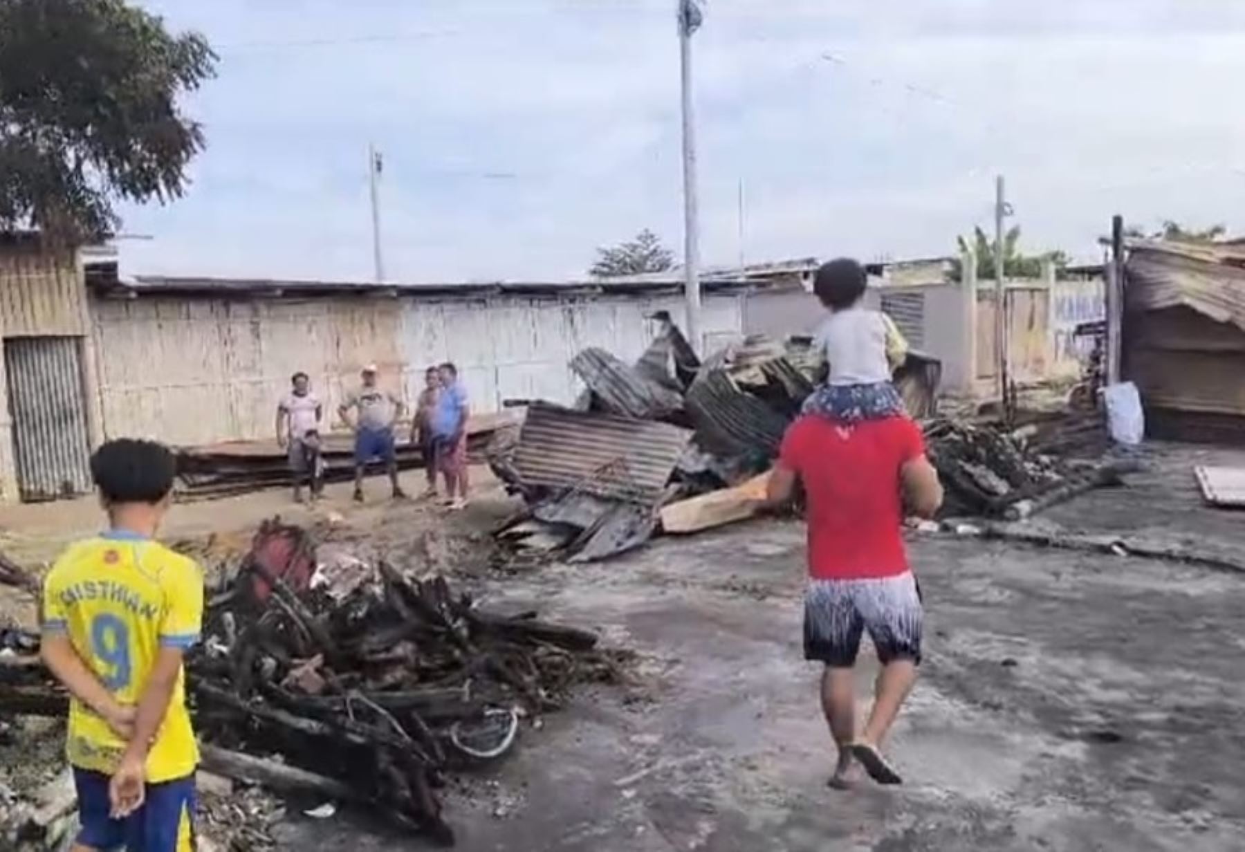 Incendio destruye 10 viviendas en distrito fronterizo de Aguas Verdes