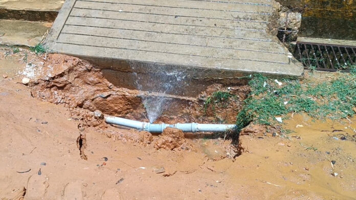 Vecinos cuestionan supuesta mala obra de cambio de redes de agua y desagüe