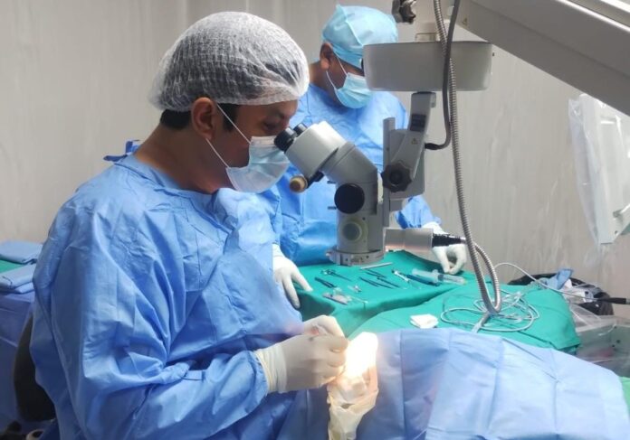 EsSalud realiza cirugías de catarata y campaña médica en Tarapoto