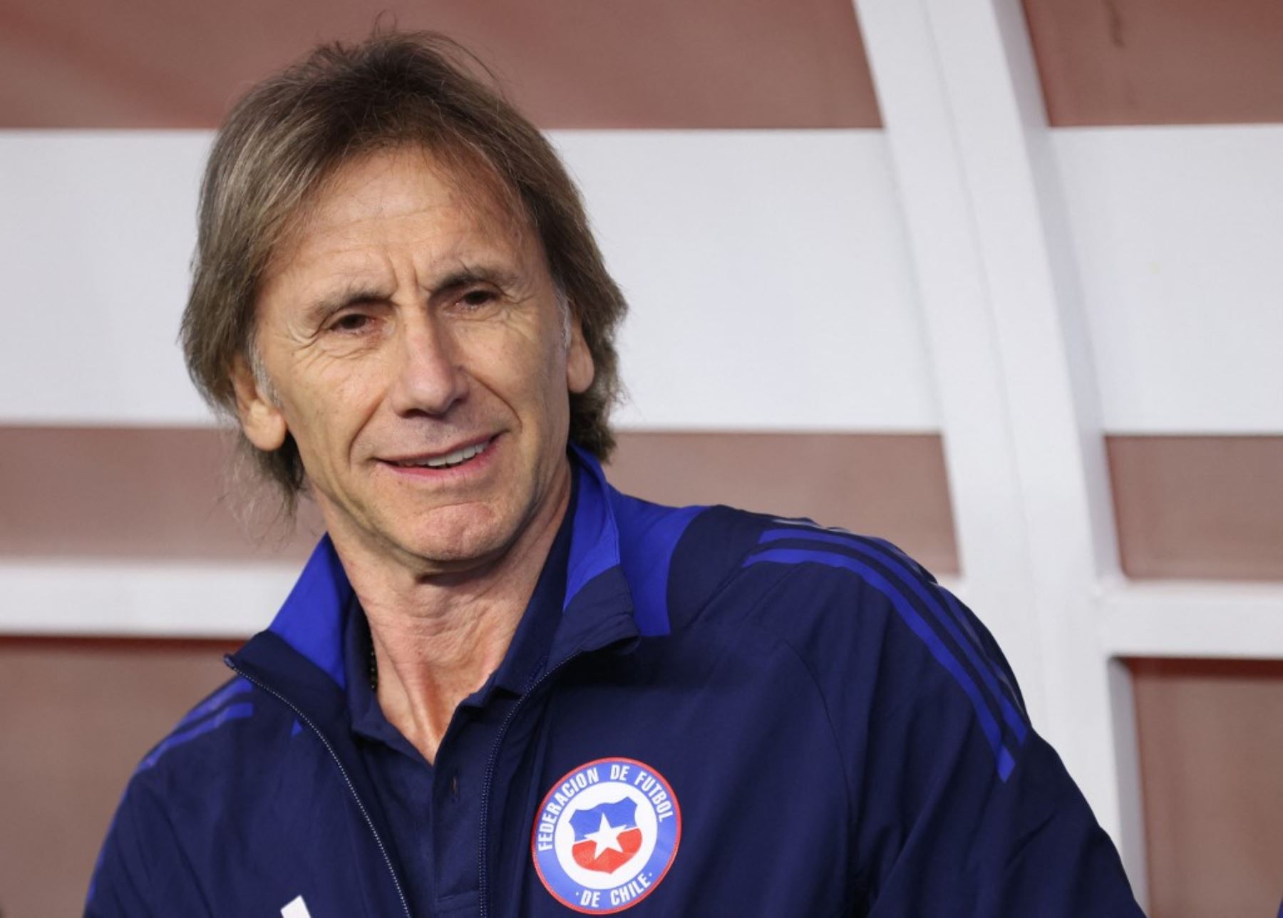 Ricardo Gareca seguirá siendo el entrenador de Chile y visitará a Perú en noviembre